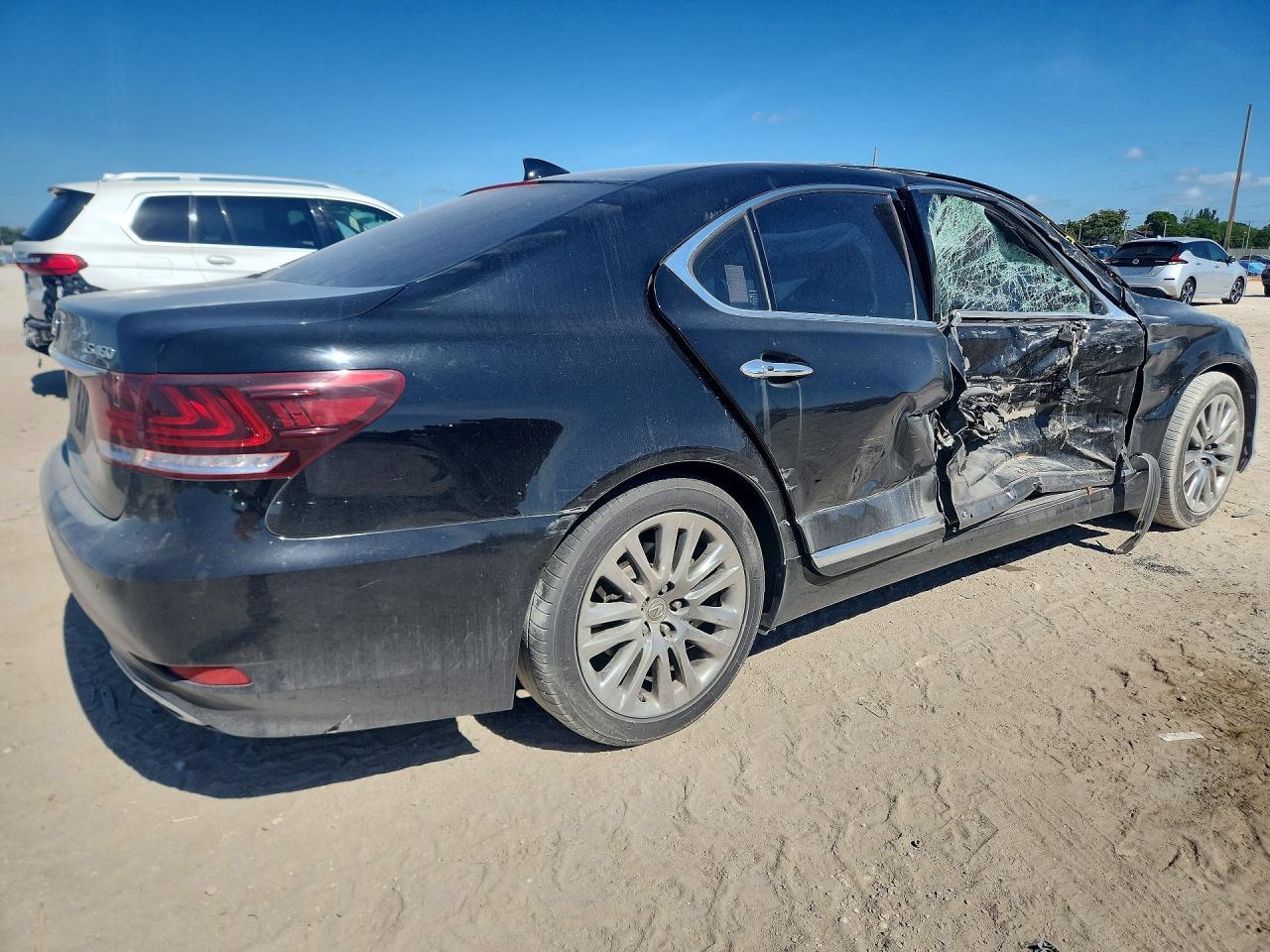 2017 Lexus Ls 460 - Image 3