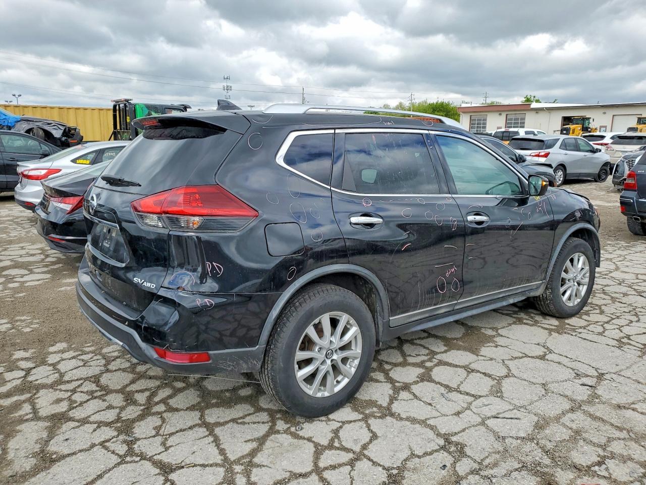 2018 Nissan Rogue Sv - Image 3
