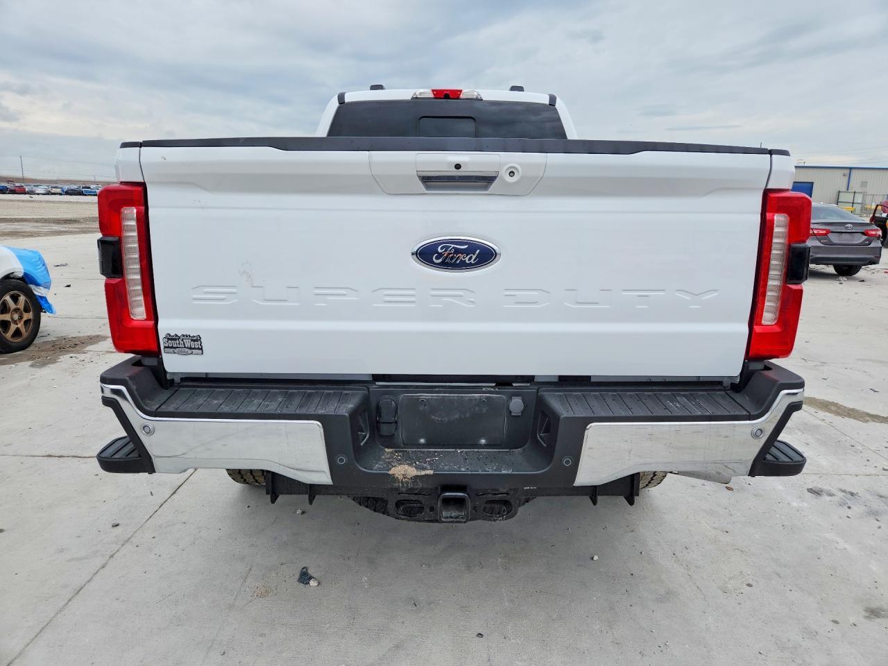2023 Ford F250 Super Duty - Фото 6