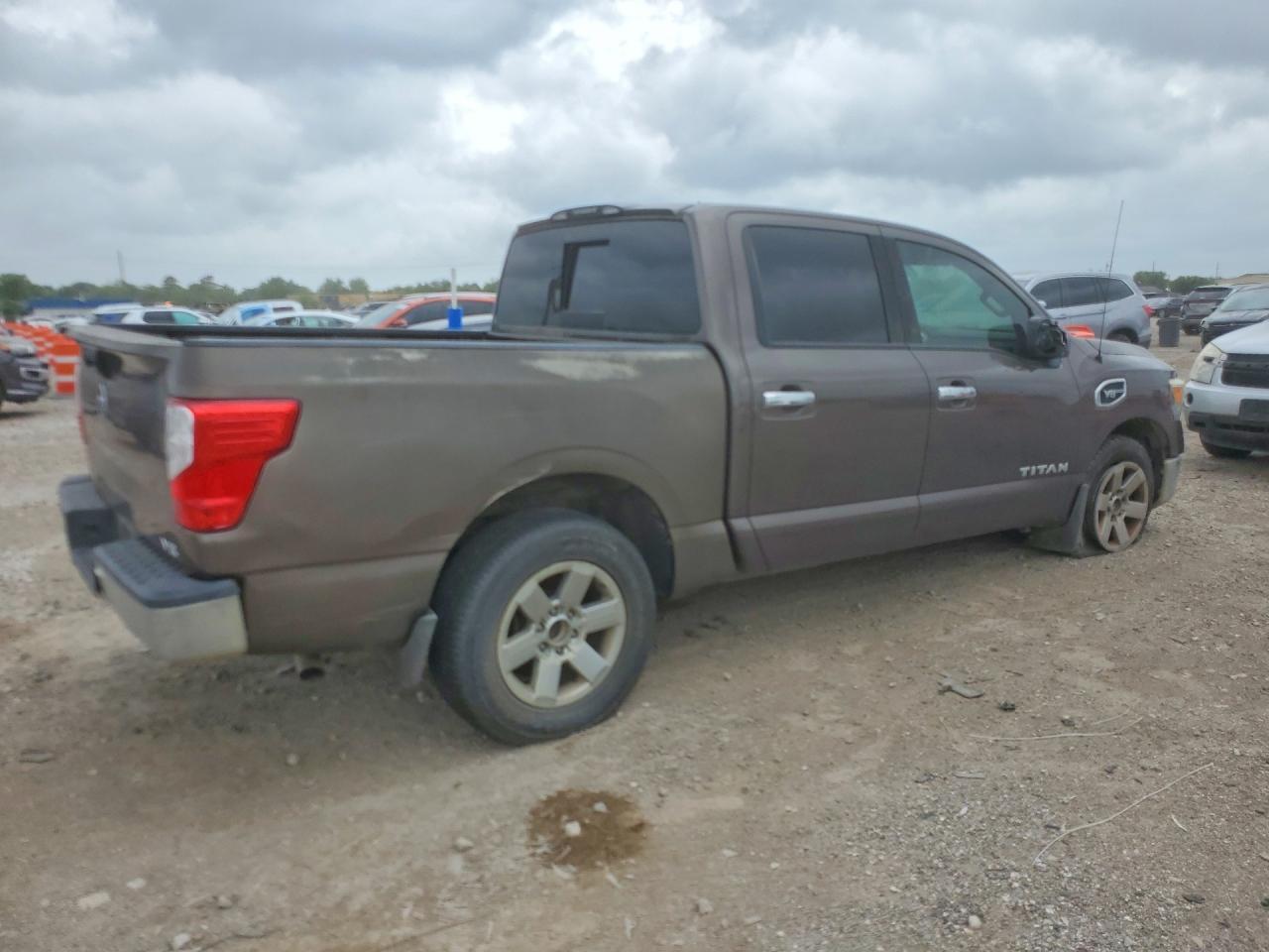 2017 Nissan Titan S - Фото 3