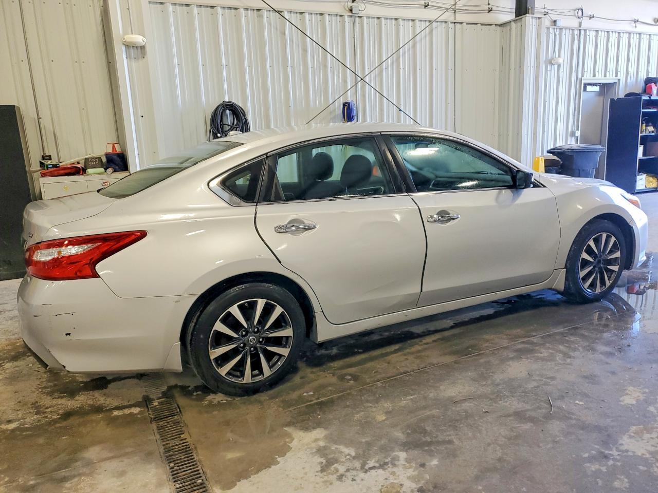 2016 Nissan Altima 2.5 Sv - Image 3