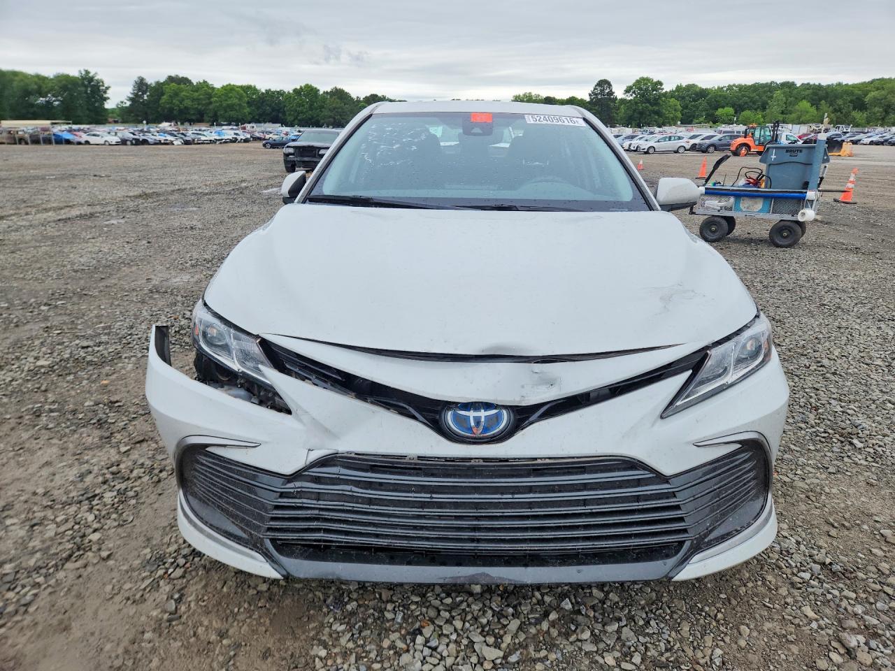 2022 Toyota Camry Le - Image 5