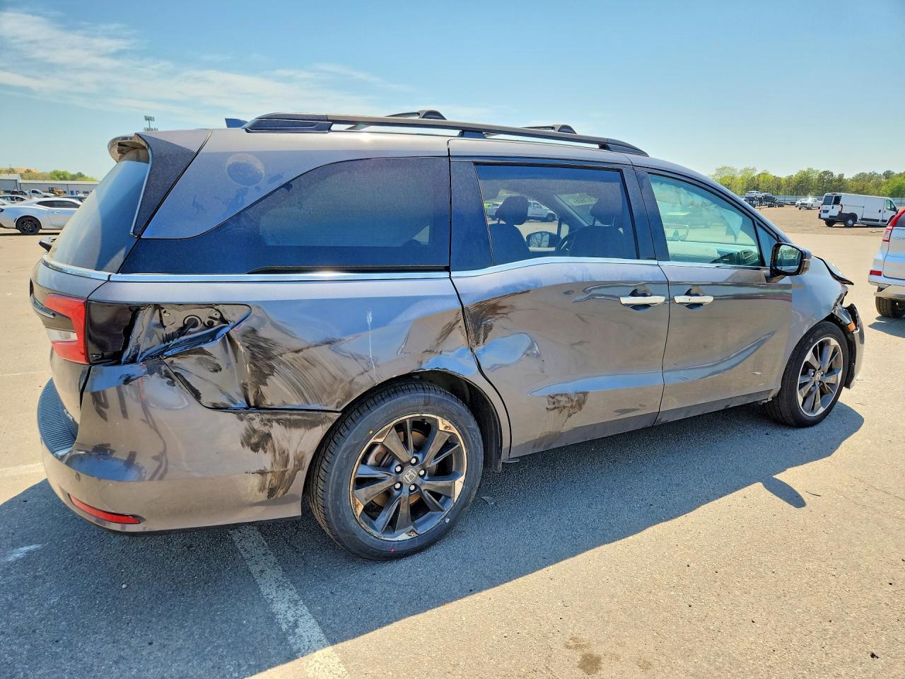 2024 Honda Odyssey Elite - Image 3