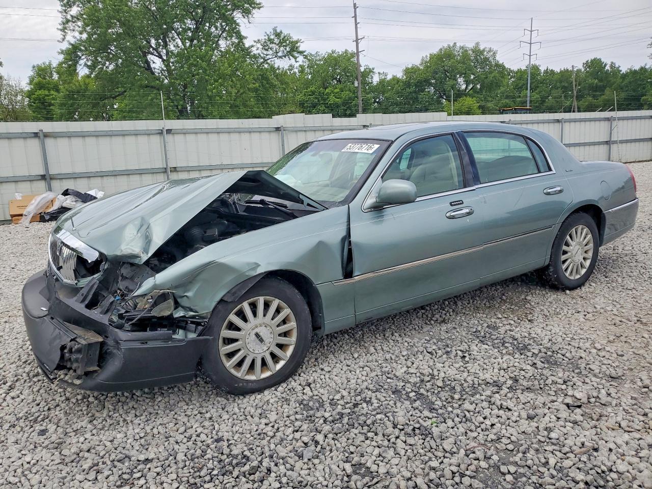 2004 Lincoln Town Car Ultimate