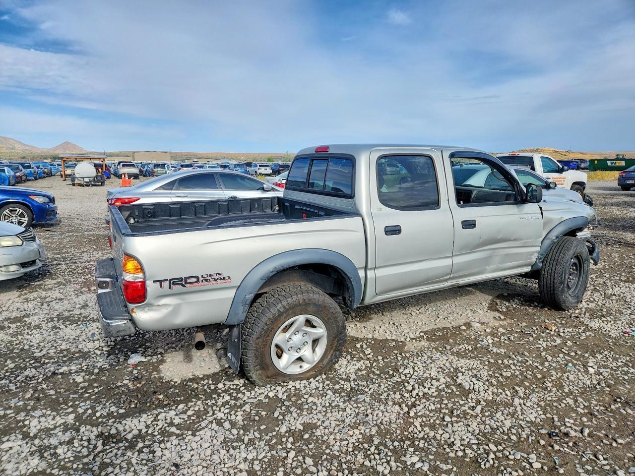 2003 Toyota Tacoma Deluxe - Фото 3
