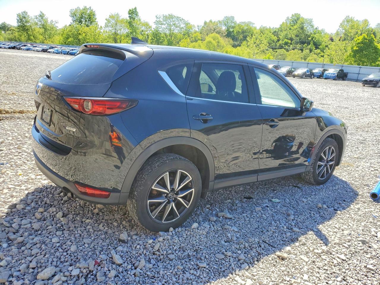 2017 Mazda Cx-5 Grand Touring - Image 3