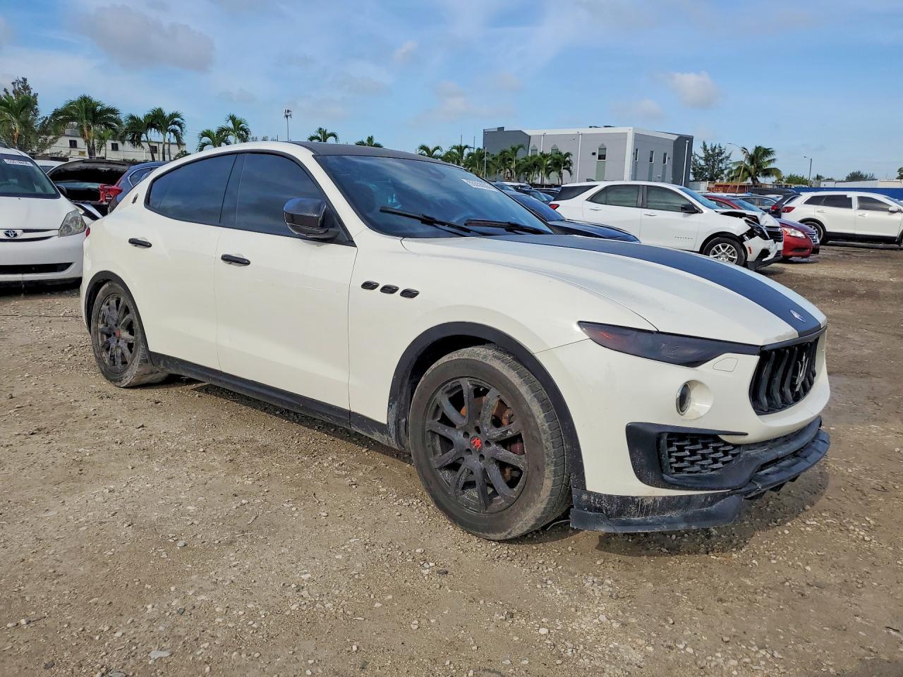 2017 Maserati Levante - Фото 4