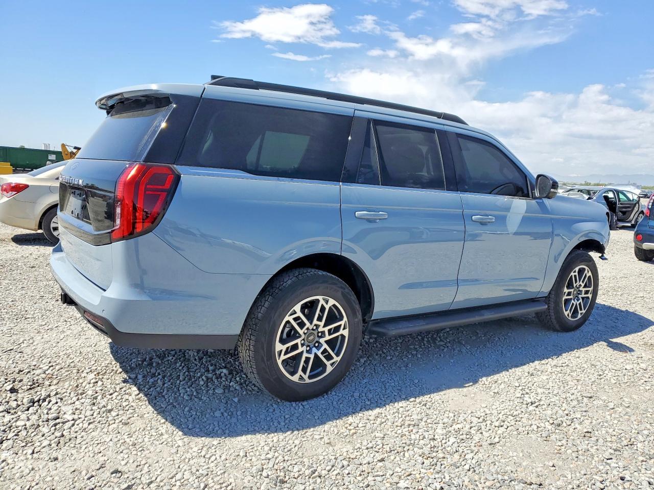 2025 Ford Expedition Active - Фото 3
