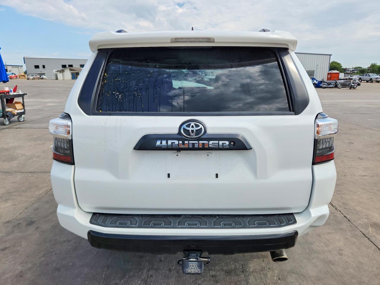 2015 Toyota 4Runner - Image 6