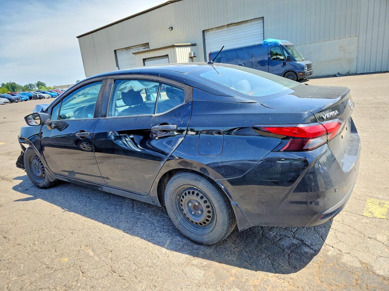 2020 Nissan Versa S - Фото 2