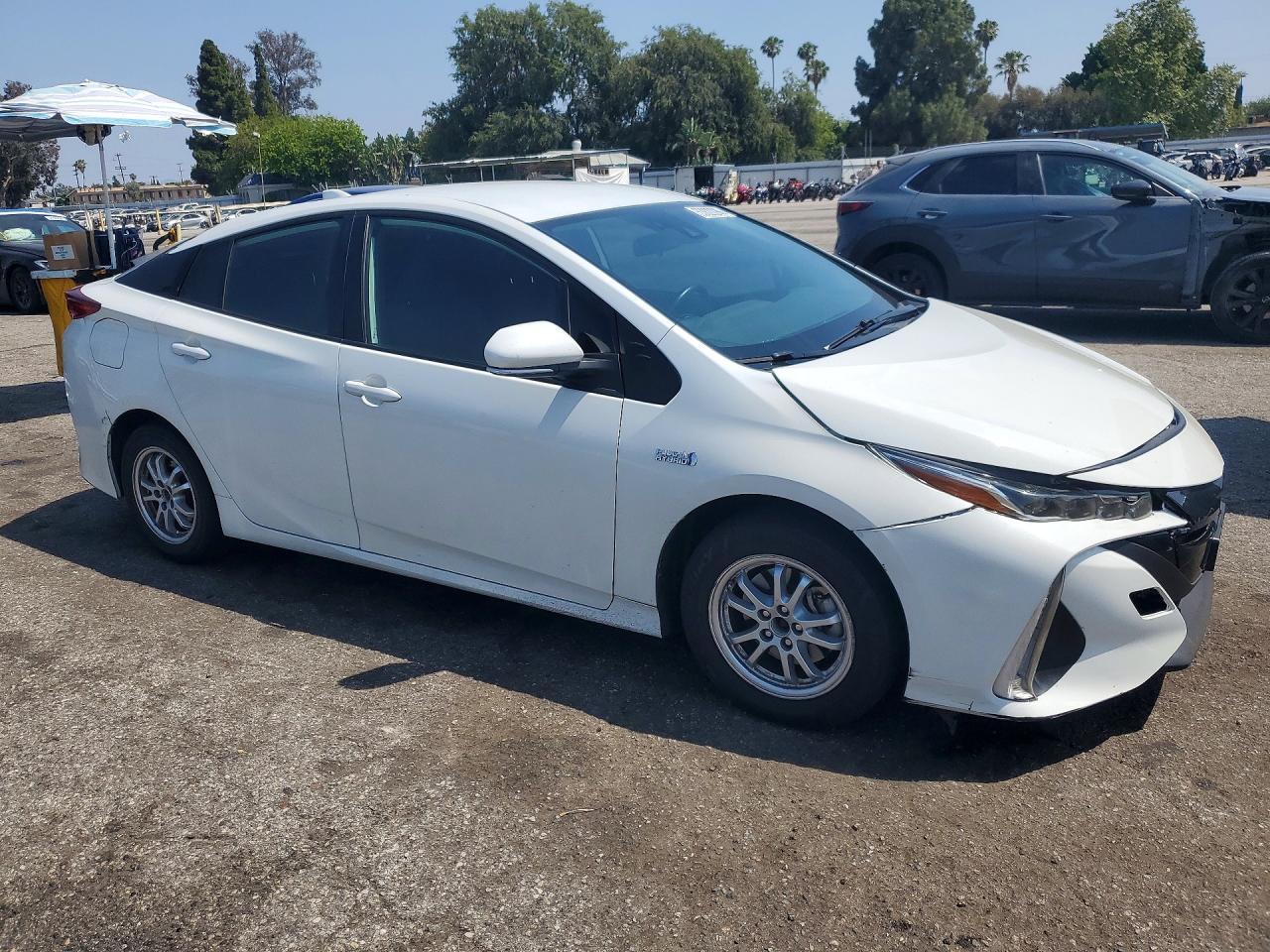 2021 Toyota Prius Prime Le - Фото 4