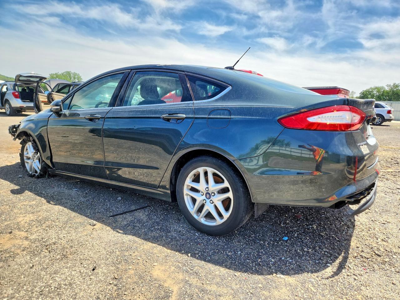 2015 Ford Fusion Se - Фото 2