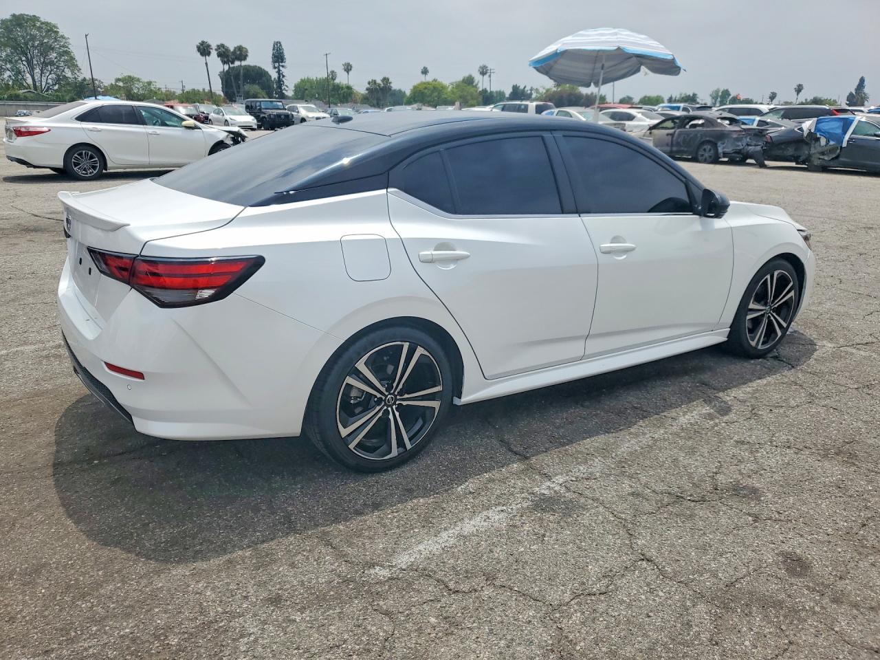 2022 Nissan Sentra Sr - Image 3