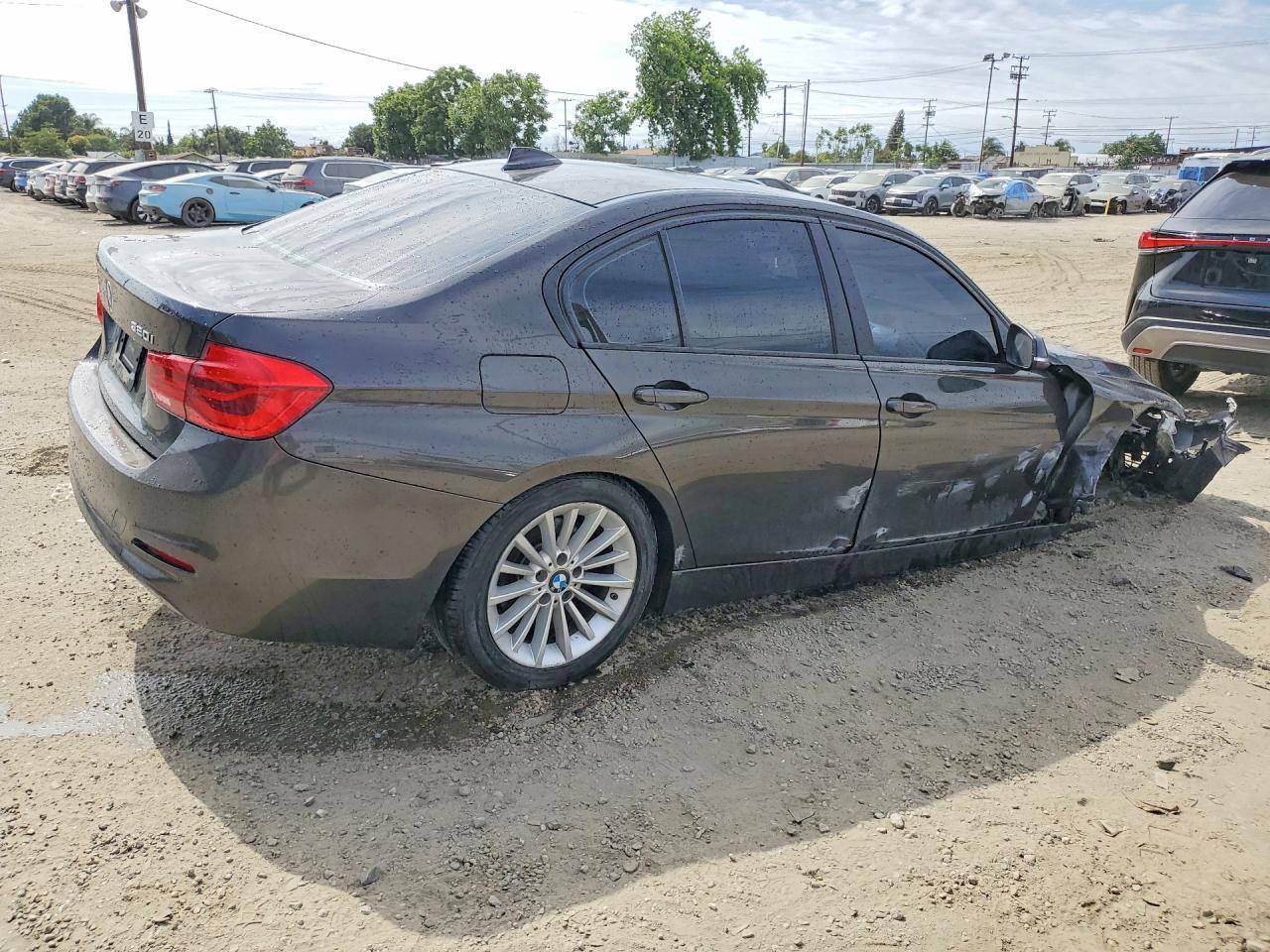 2016 BMW 320 I - Фото 3