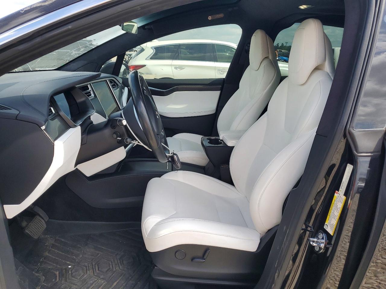 2017 Tesla Model X - Фото 7