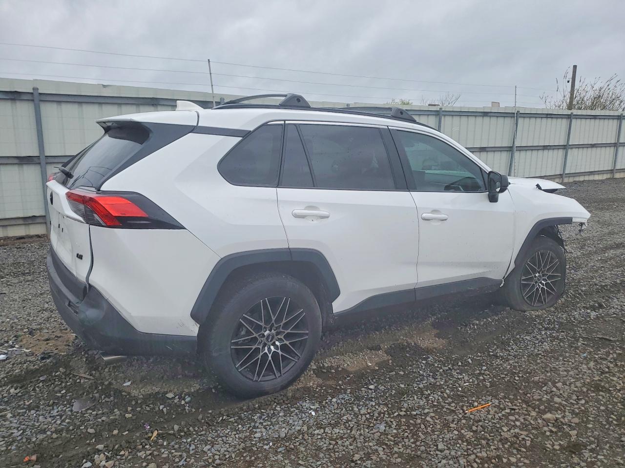 2020 Toyota Rav4 Le - Фото 3