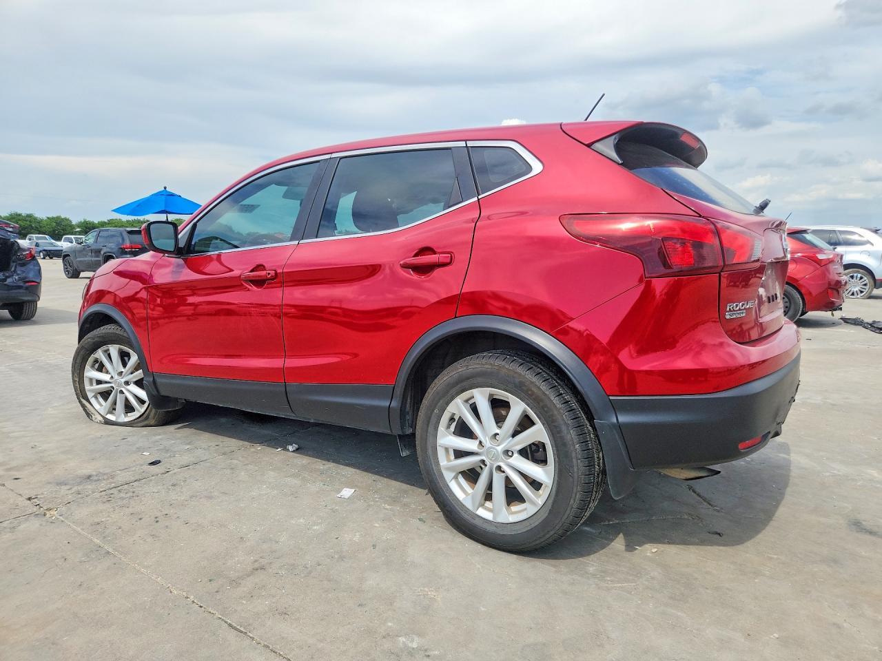 2017 Nissan Rogue Sport S - Фото 2