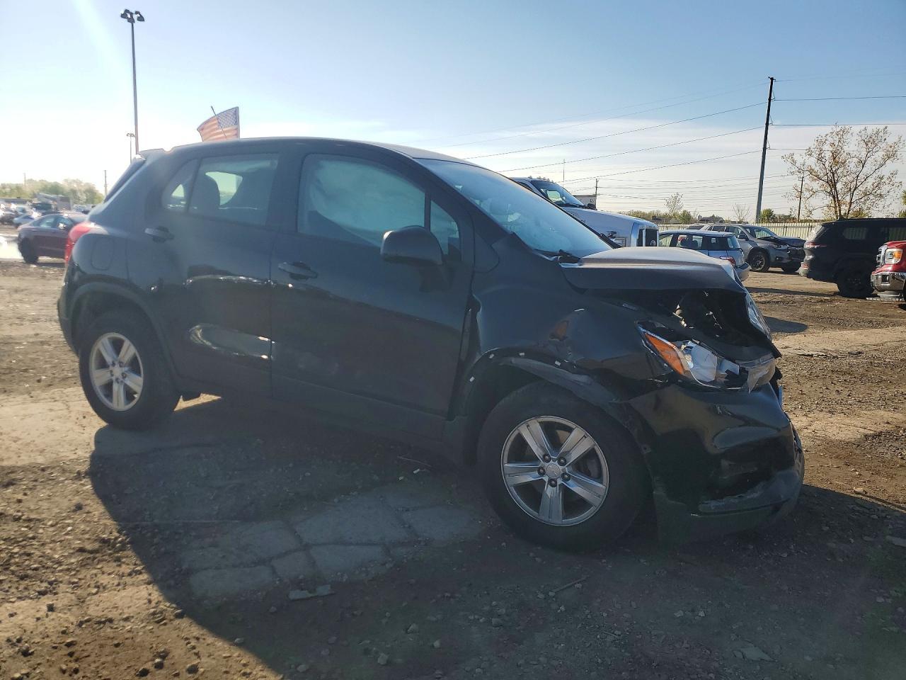 2019 Chevrolet Trax Ls - Image 4