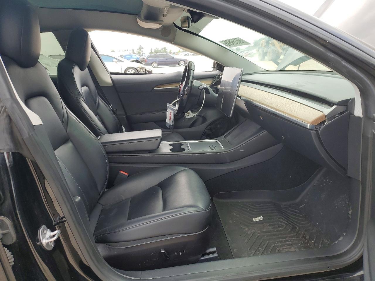 2023 Tesla Model 3 - Фото 7