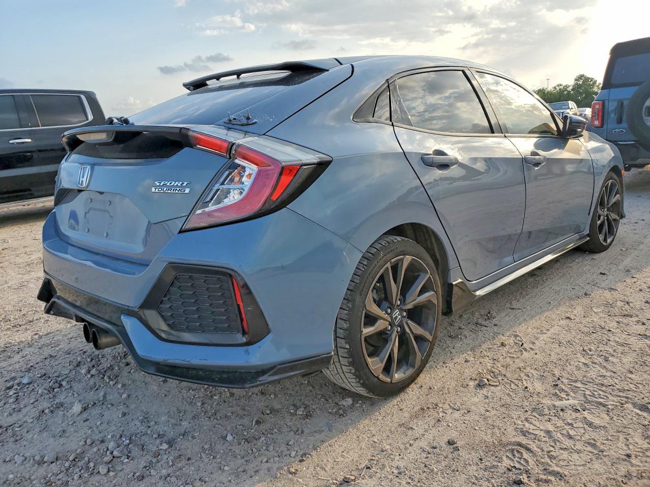 2018 Honda Civic Sport Touring - Фото 3