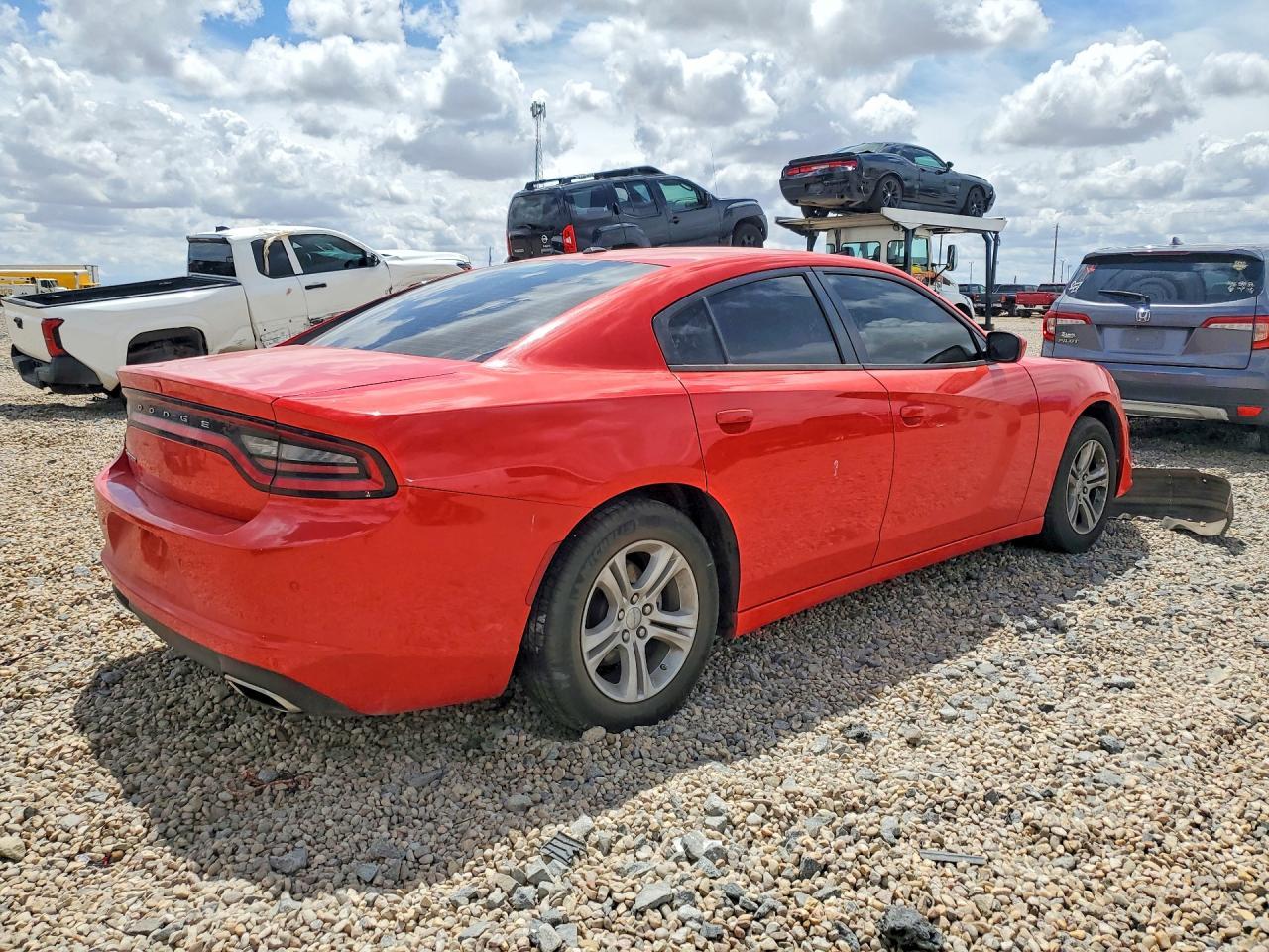 2022 Dodge Charger Sxt - Фото 3