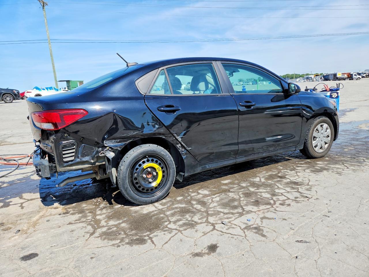 2022 Kia Rio S - Фото 3
