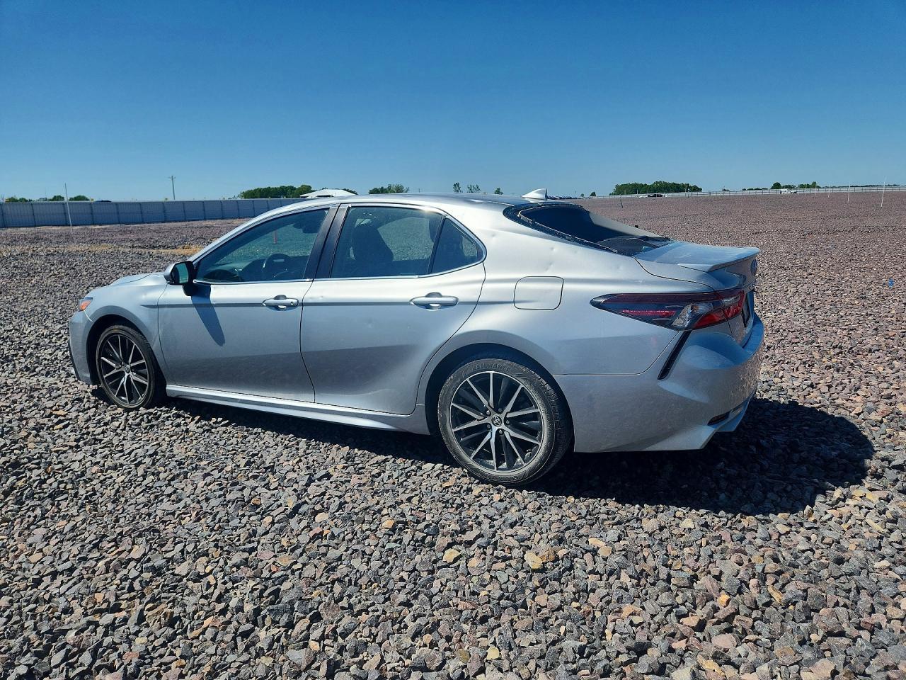 2024 Toyota Camry Se - Фото 2