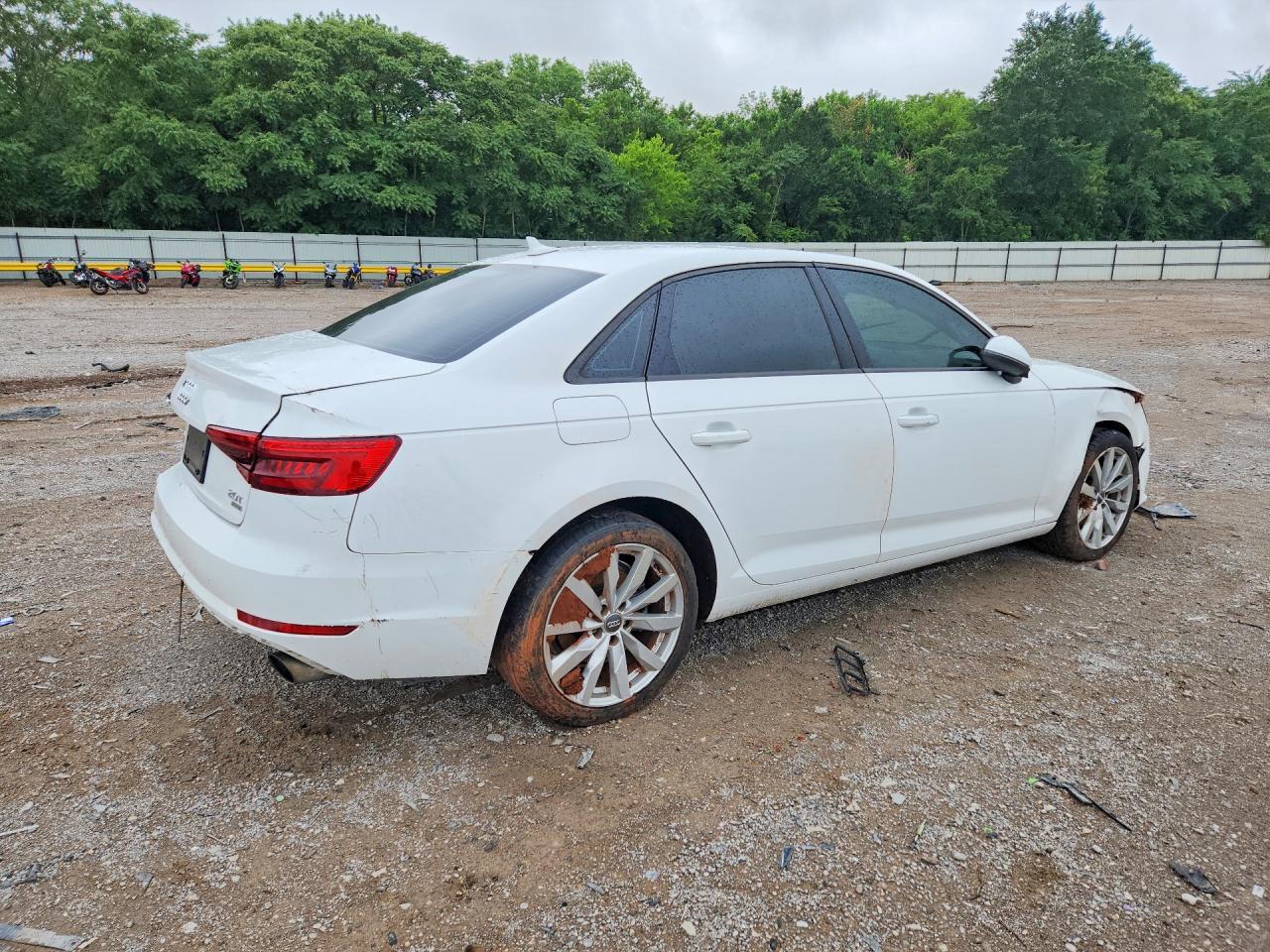 2017 Audi A4 Ultra Premium - Фото 3