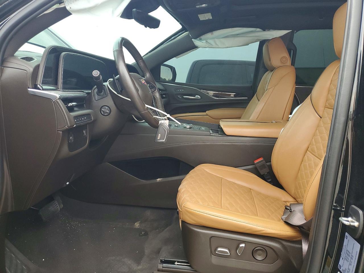 2023 Cadillac Escalade Premium Luxury - Image 7