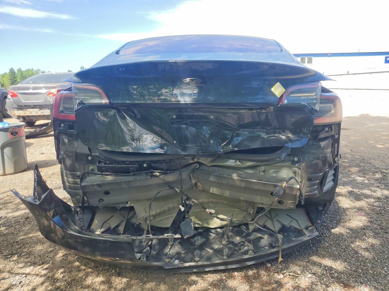 2018 Tesla Model 3 - Фото 6