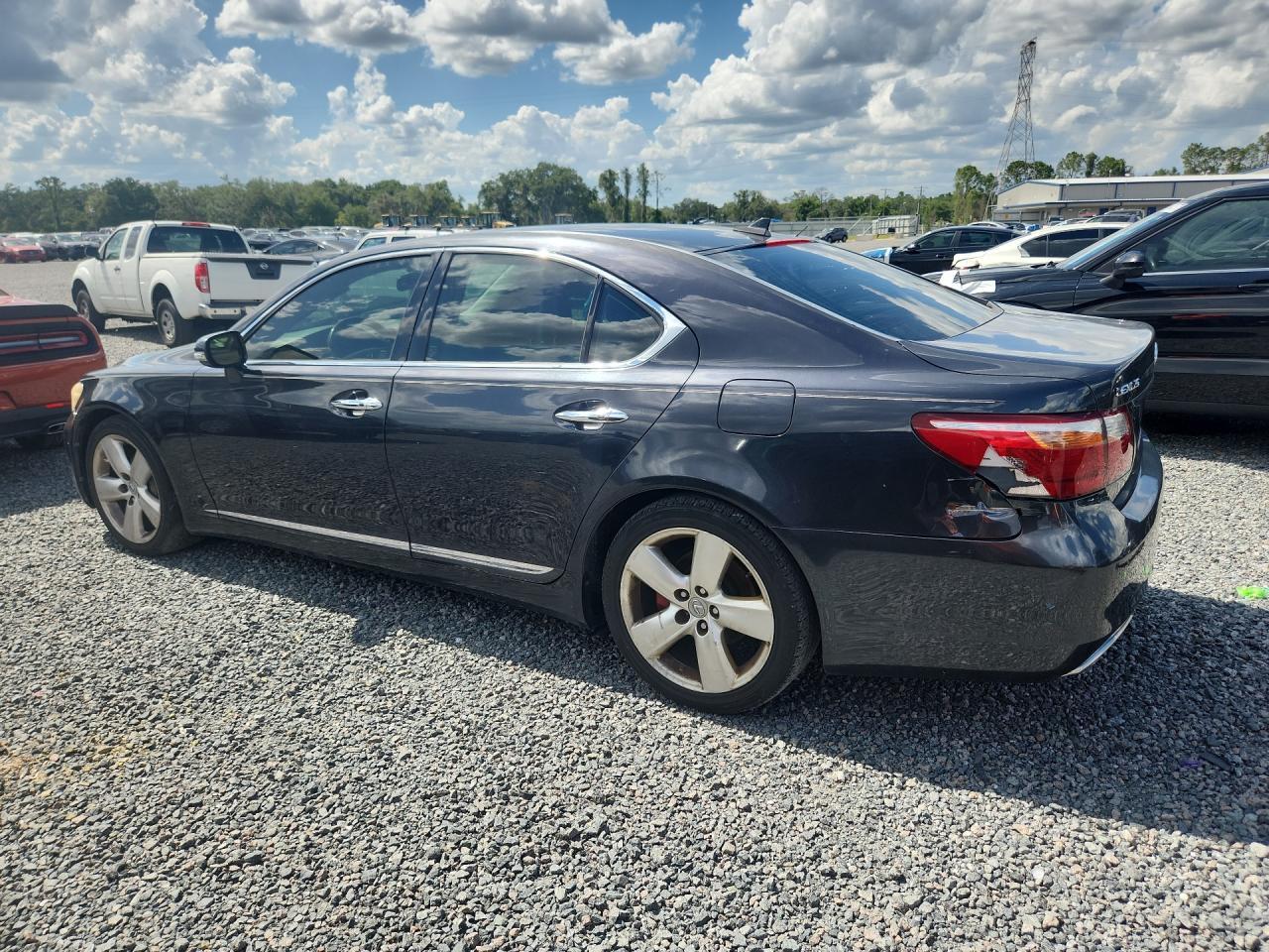 2011 Lexus Ls 460 - Image 2