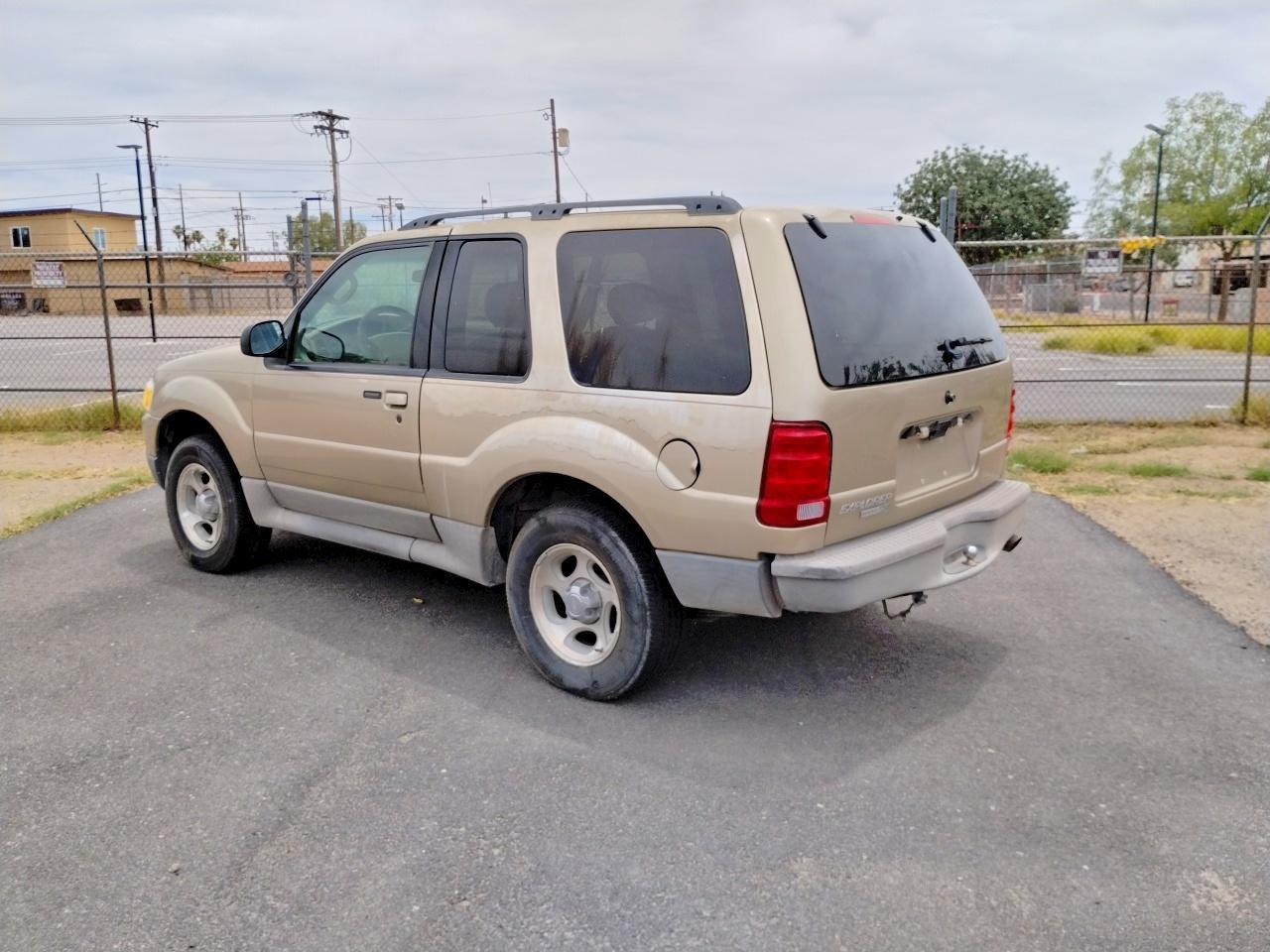 2003 Ford Explorer Sport - Фото 3
