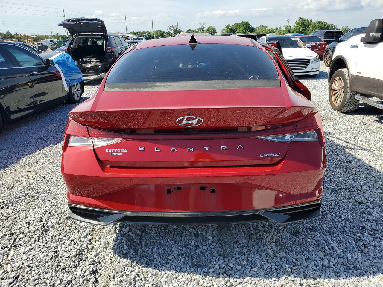 2022 Hyundai Elantra Limited - Image 6