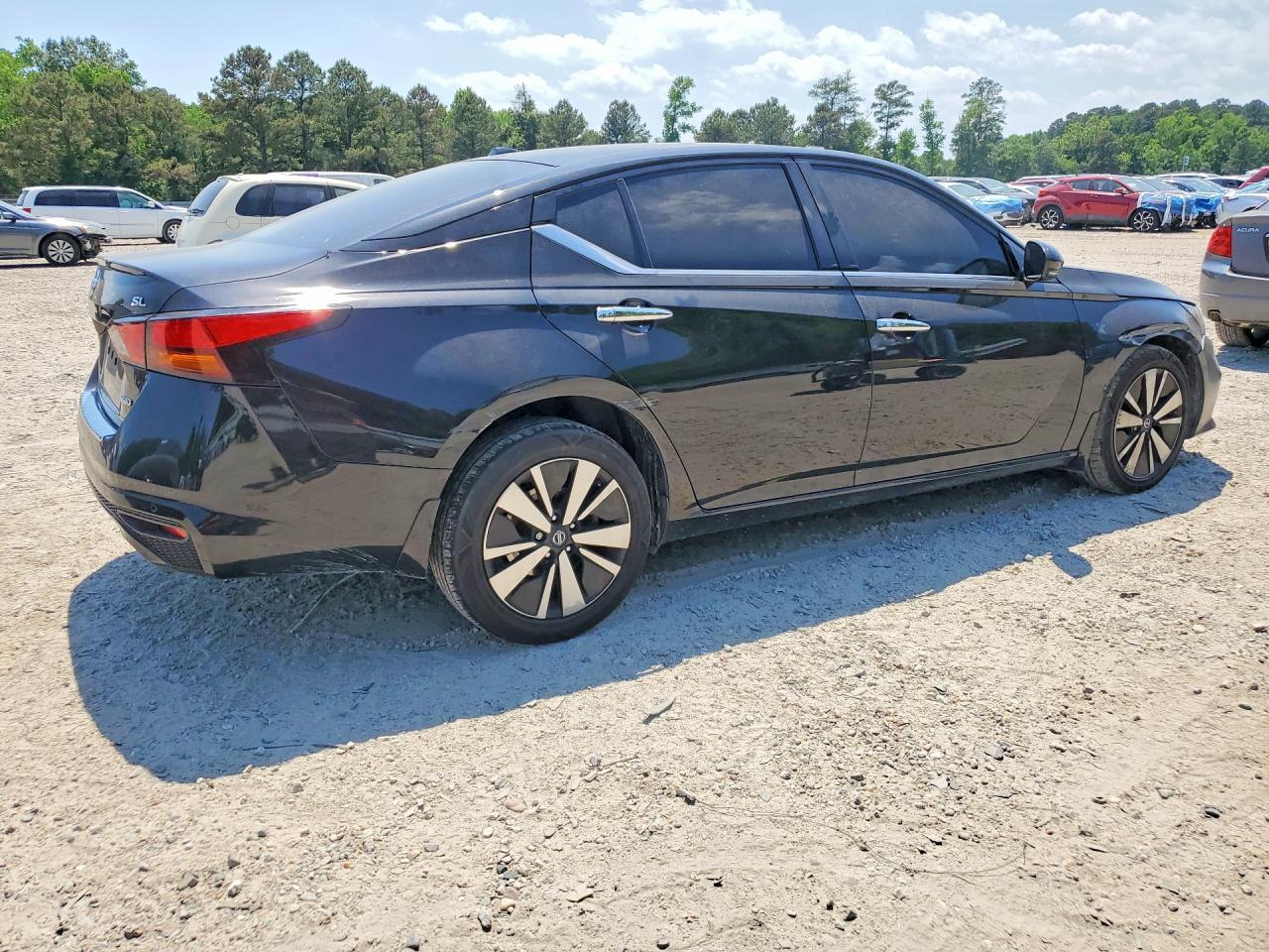2021 Nissan Altima Sl - Фото 3