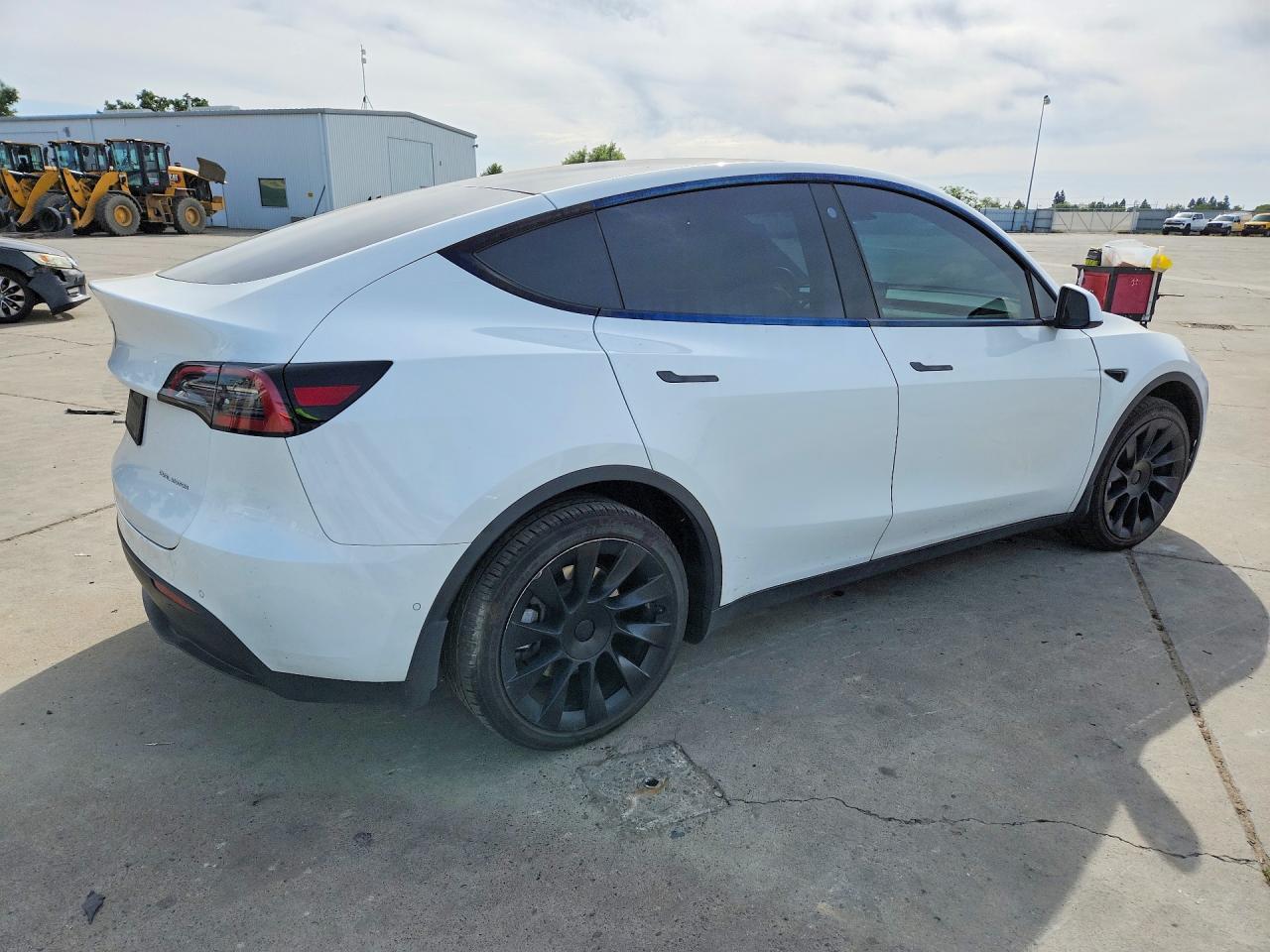 2022 Tesla Model Y - Фото 3