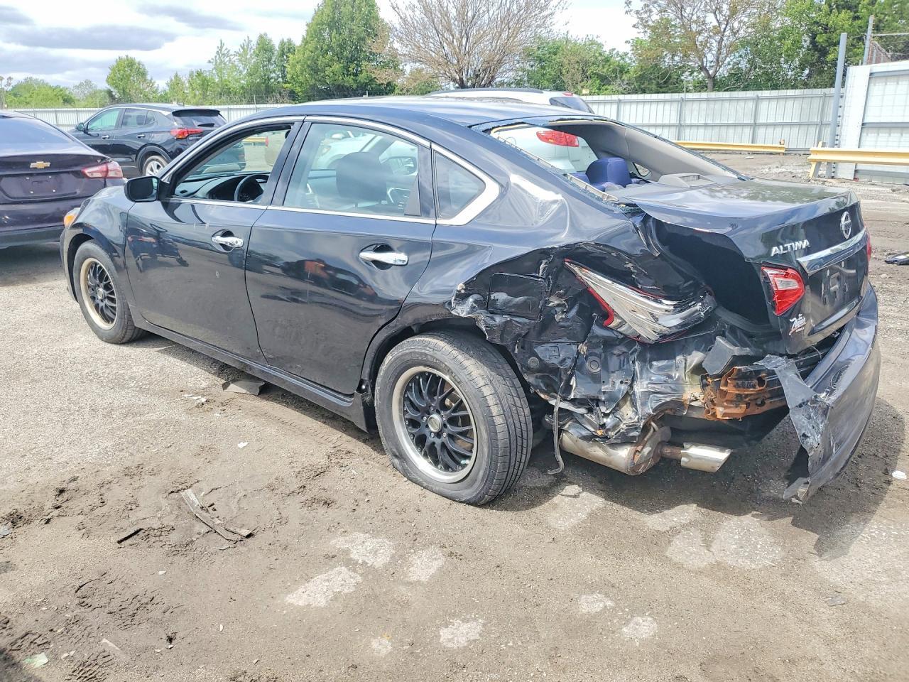 2016 Nissan Altima 2.5 S - Фото 2