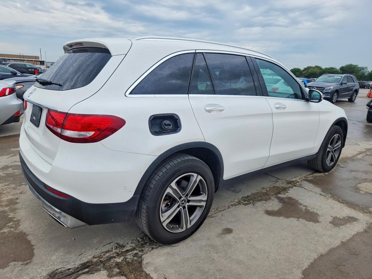 2019 Mercedes-Benz Glc 300 - Image 3