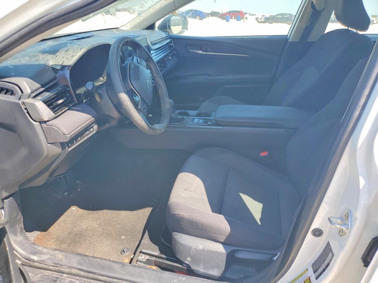 2025 Toyota Camry Le - Image 7