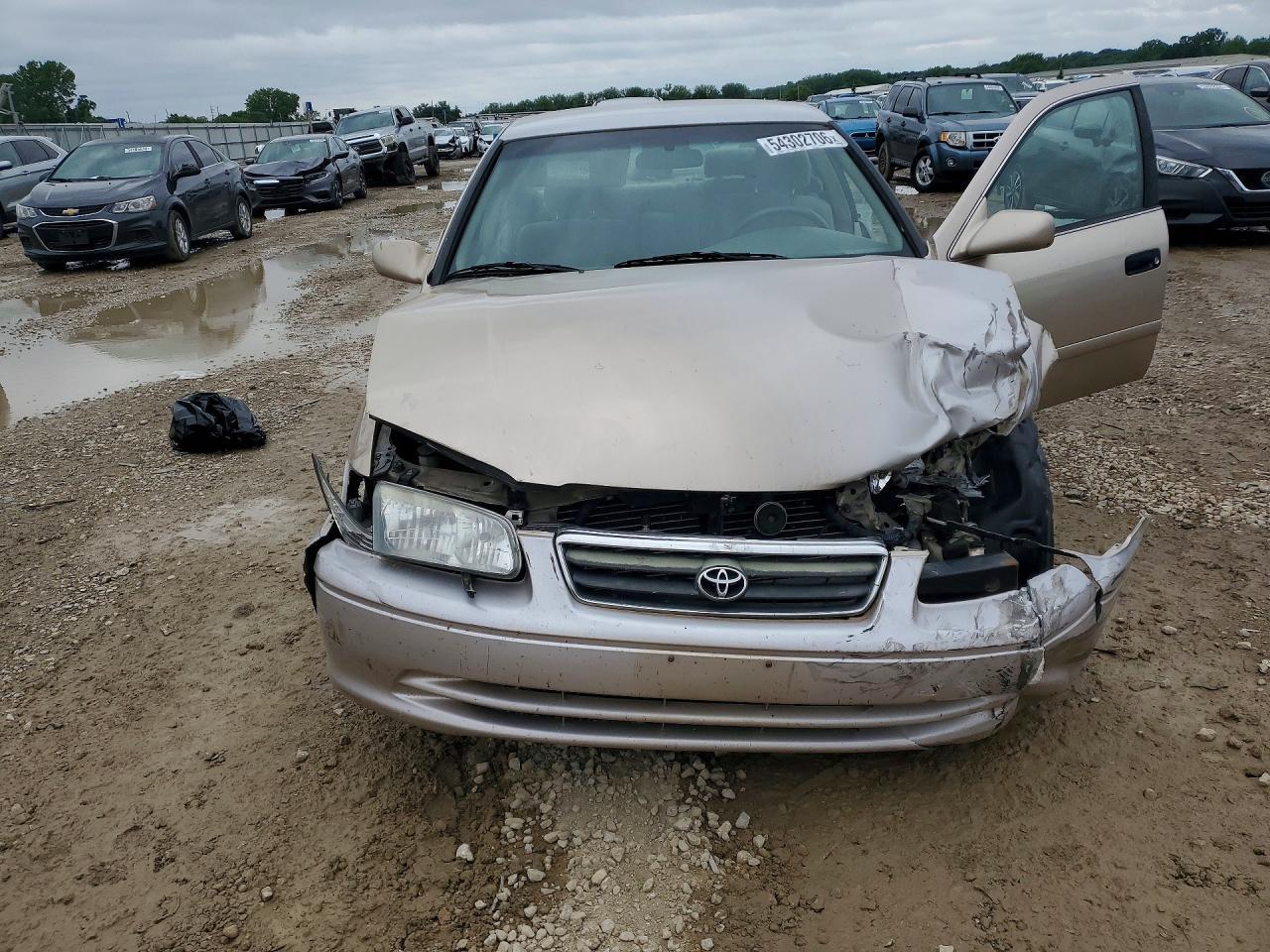 2001 Toyota Camry Le - Фото 5