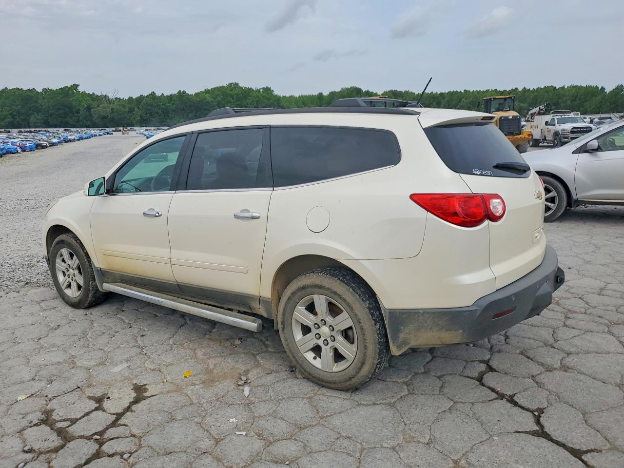 2011 Chevrolet Traverse Lt - Фото 2