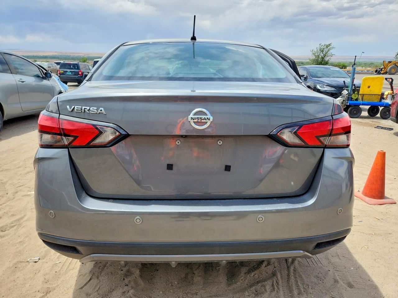 2021 Nissan Versa S - Фото 6