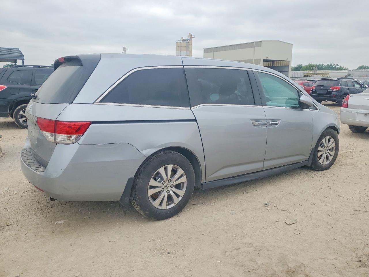 2016 Honda Odyssey Ex - Image 3