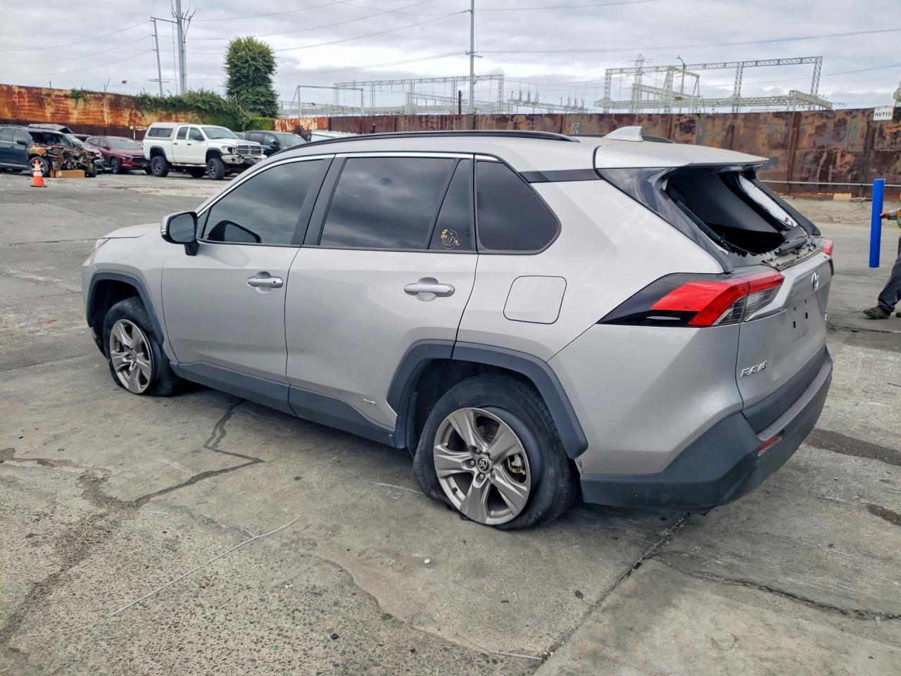 2024 Toyota Rav4 Hybrid Xle - Image 2