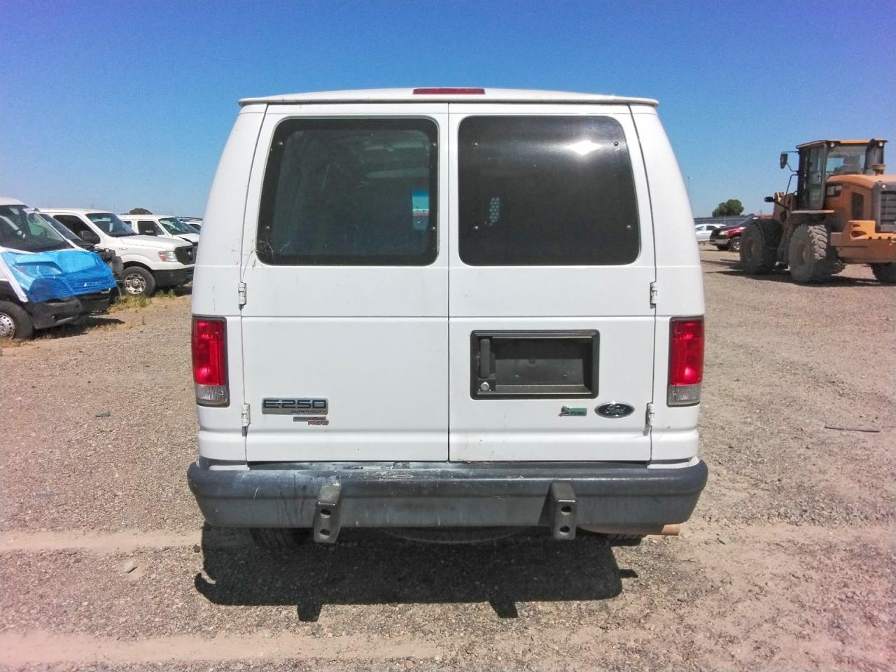 2014 Ford Econoline E250 Van - Фото 6