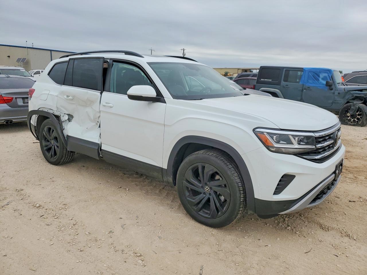 2023 Volkswagen Atlas Se - Image 4