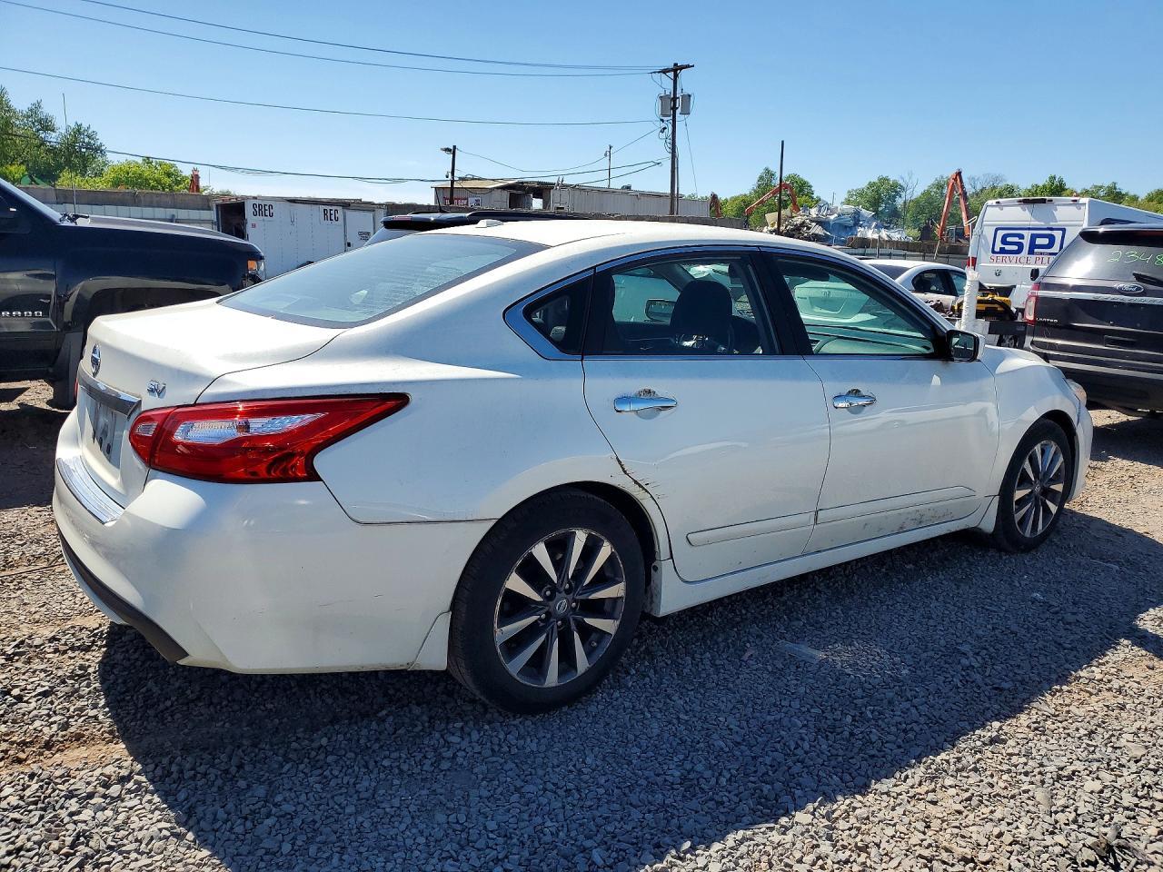2017 Nissan Altima 2.5 - Фото 3