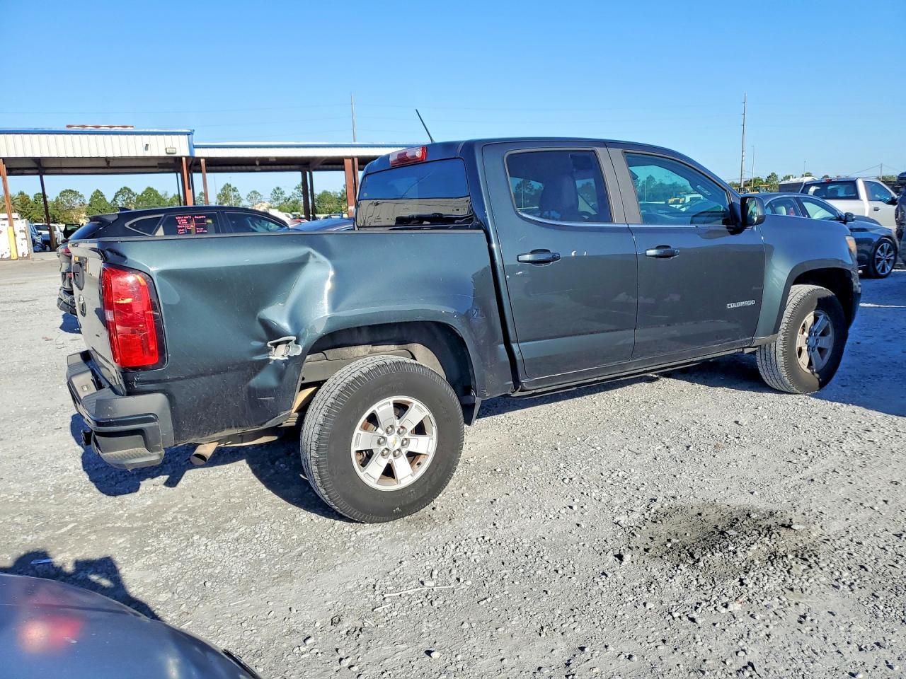 2018 Chevrolet Colorado - Image 3