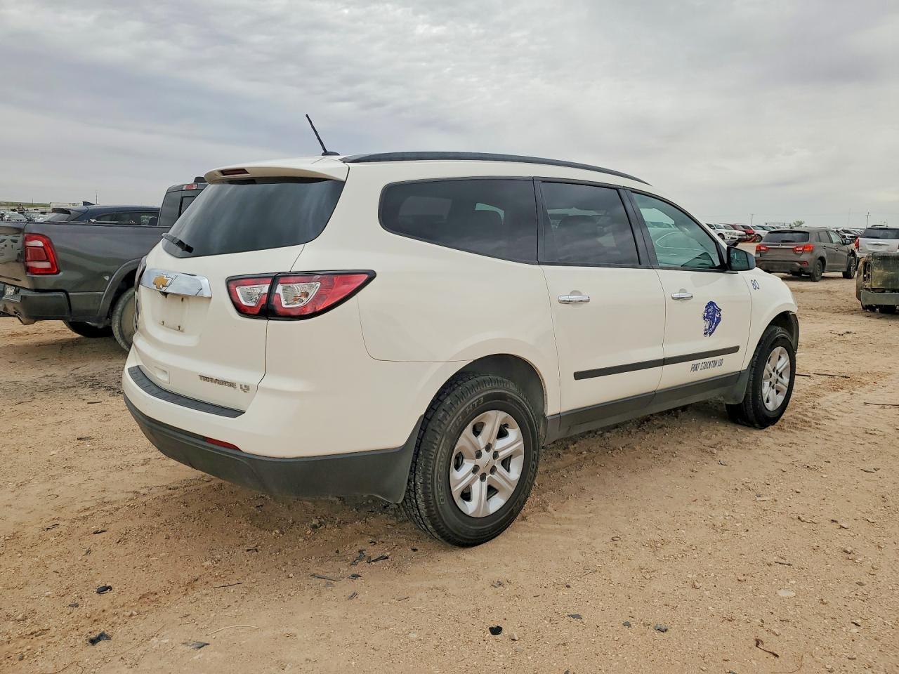 2015 Chevrolet Traverse Ls - Image 3