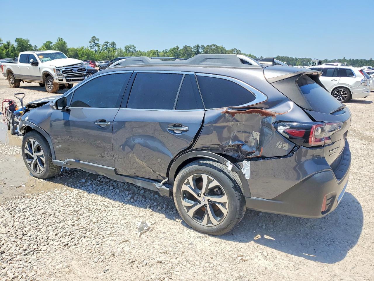 2022 Subaru Outback Touring - Image 2