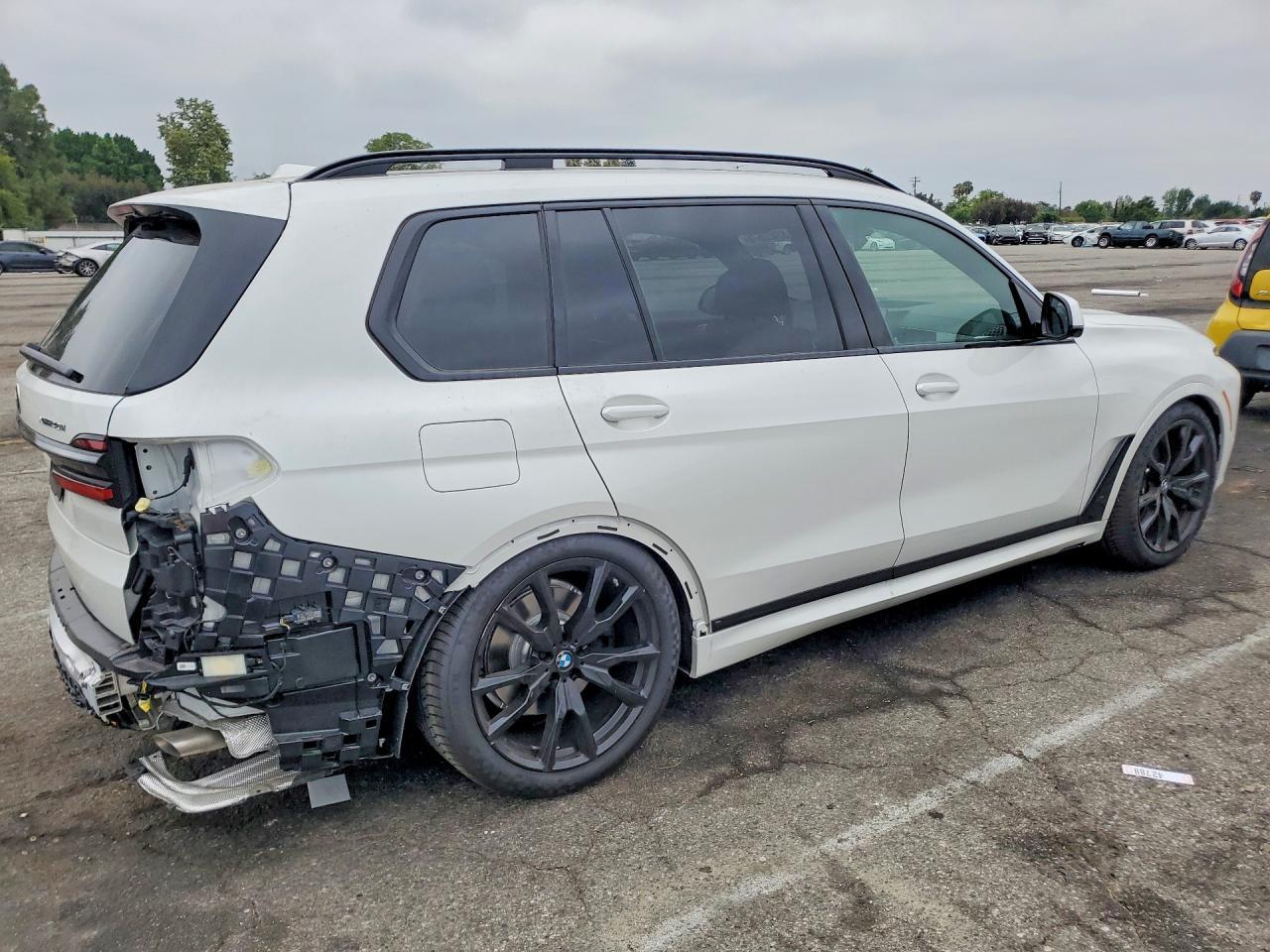 2026 BMW X7 xDrive40I - Фото 3